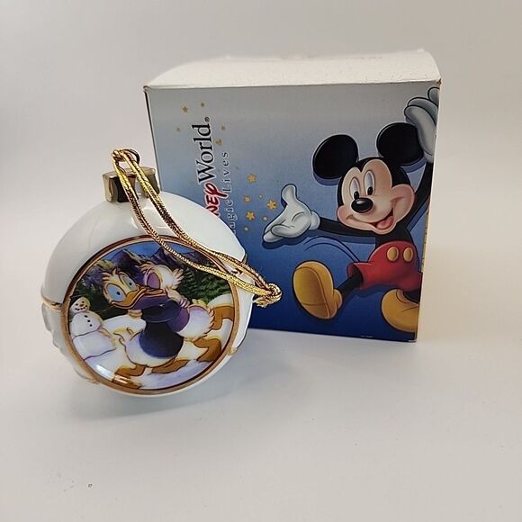 Walt Disney Artist Collection Christmas Ornament Donald Duck Daisy Snowball VTG - Picture 1 of 5